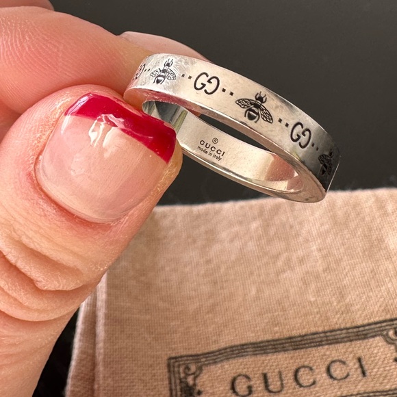 GUCCI GG AND BEE ENGRAVED THIN RING - Picture 5 of 5